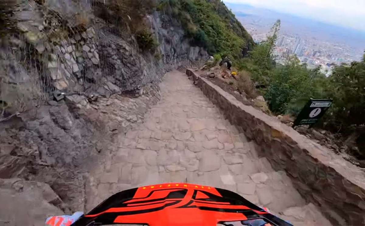 En TodoMountainBike: El descenso de Rémy Métailler en la Red Bull Devotos de Monserrate 2019