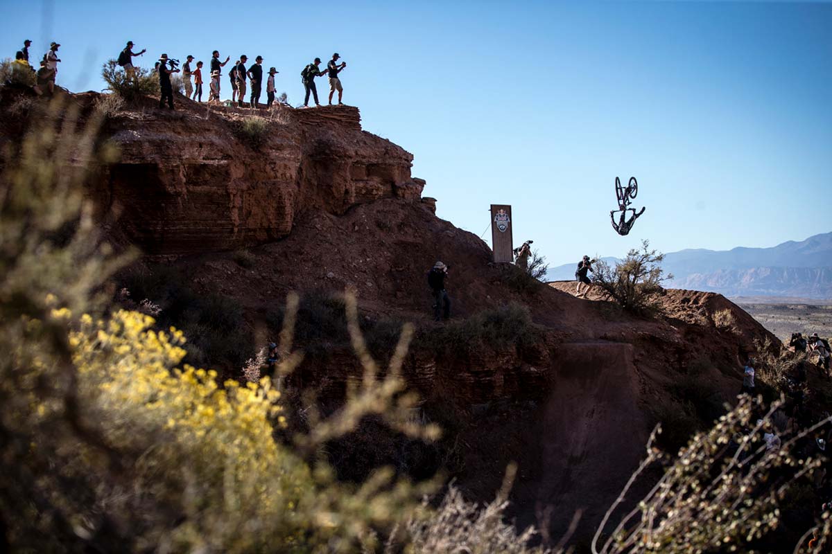 En TodoMountainBike: La línea de descenso de Tyler McCaul en el Red Bull Rampage 2019, desde su casco