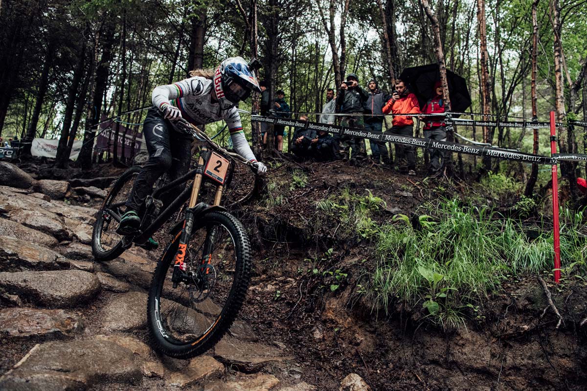 En TodoMountainBike: Copa del Mundo de Descenso 2019: los descensos ganadores de Rachel Atherton y Amaury Pierron en Fort William