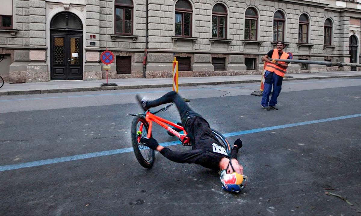 En TodoMountainBike: Detrás de las cámaras: las caídas más espectaculares de Fabio Wibmer durante la grabación de 'Wibmer's Law'