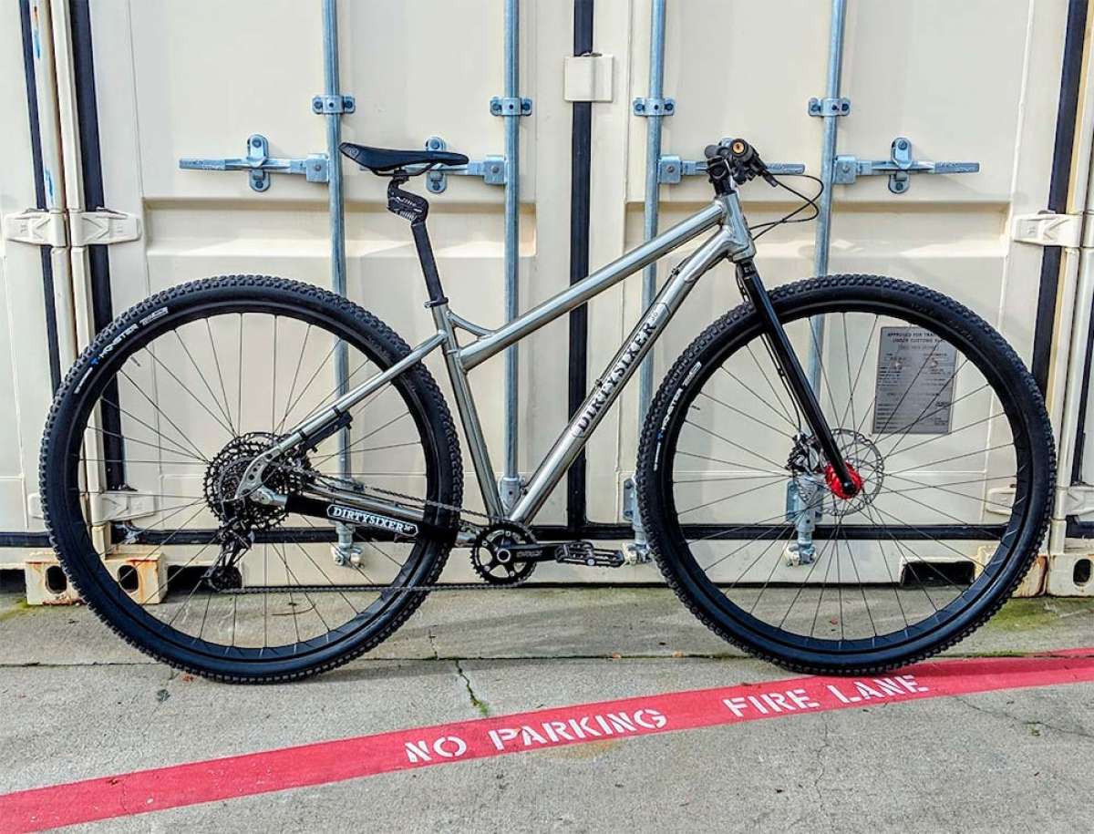 En TodoMountainBike: Bicis grandes para tipos gigantes: la DirtySixer con ruedas de 36 pulgadas de LeBron James