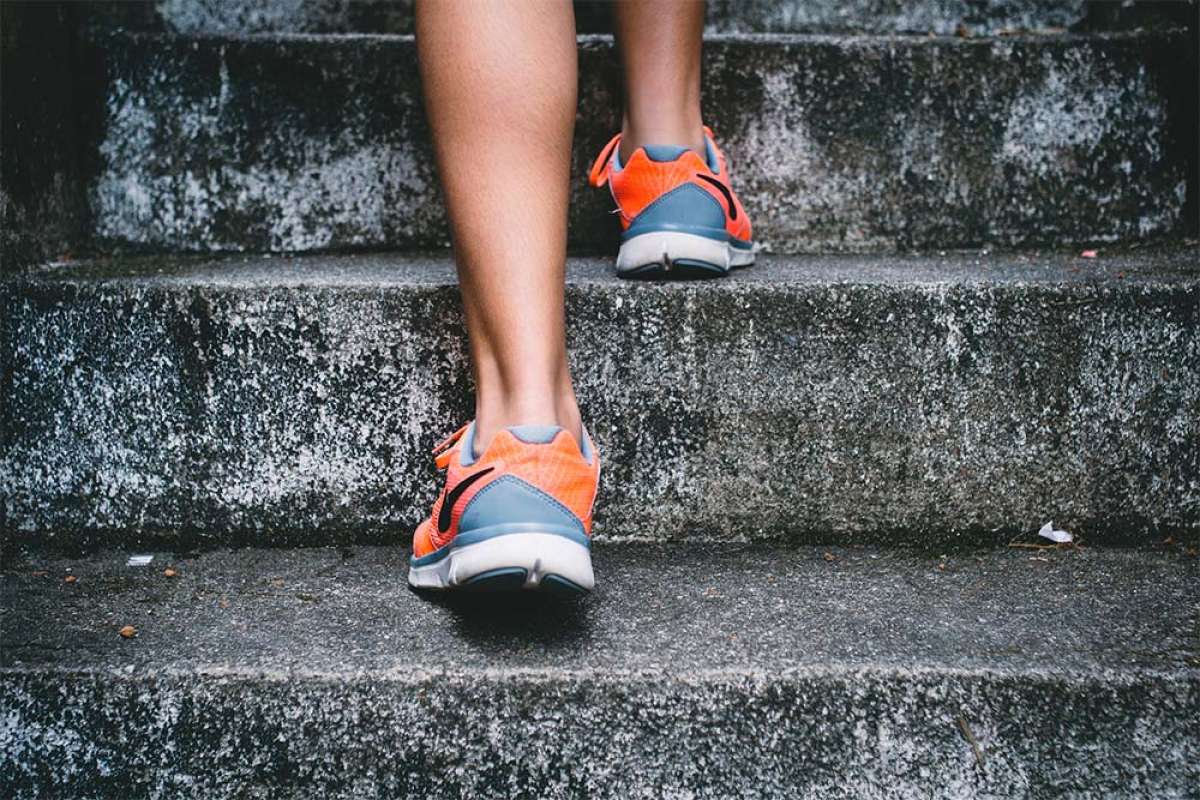 Tres ejercicios de fuerza para combinar con la bicicleta y acelerar la preparación física