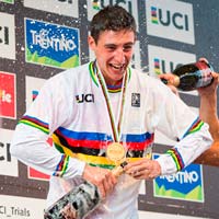 Eloi Palau, piloto español de Bici Trial, en estado grave al estallarle una bomba de la Primera Guerra Mundial