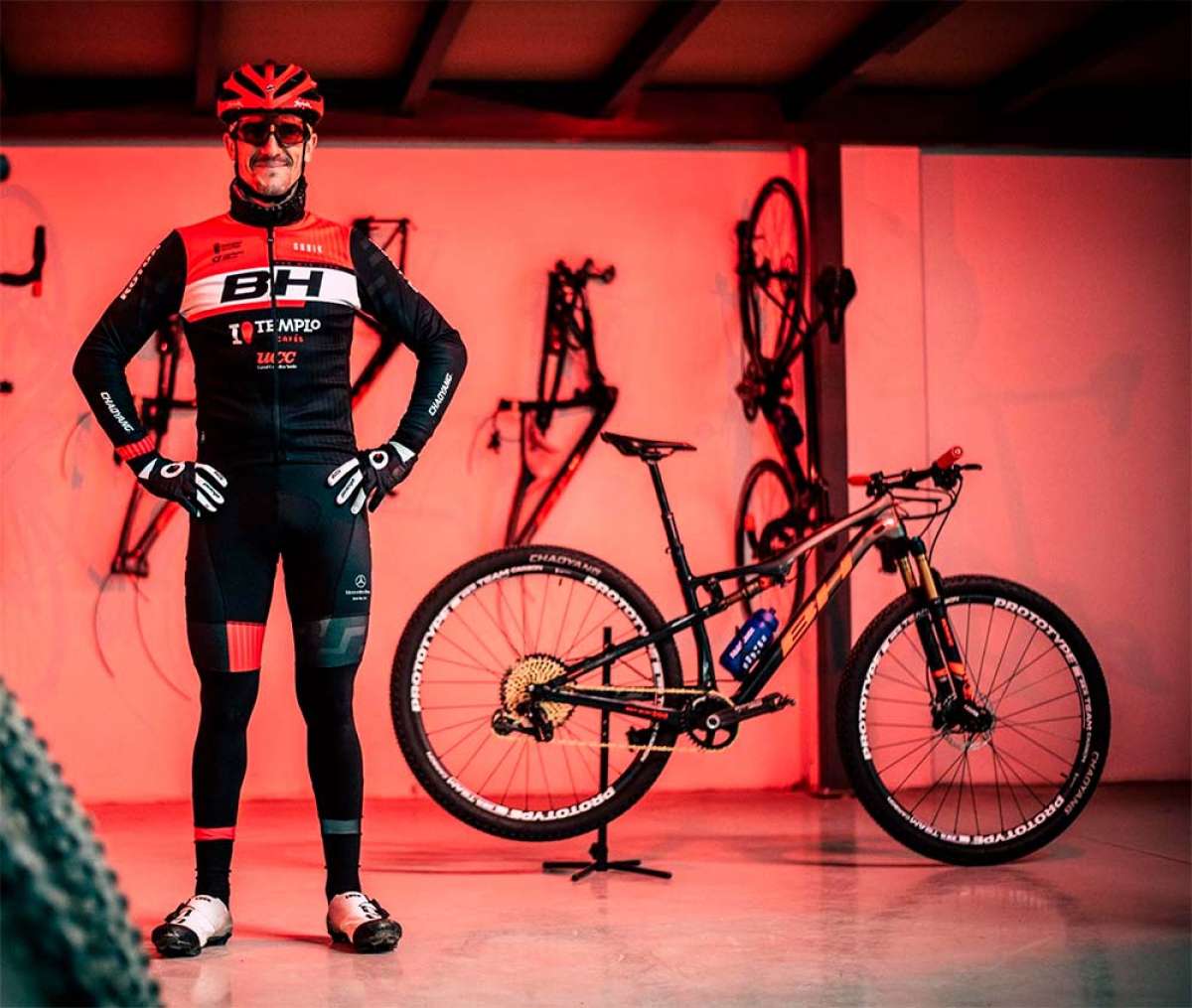 En TodoMountainBike: Carlos Coloma muestra su BH Lynx Race y la equipación oficial del BH Templo Cafés UCC