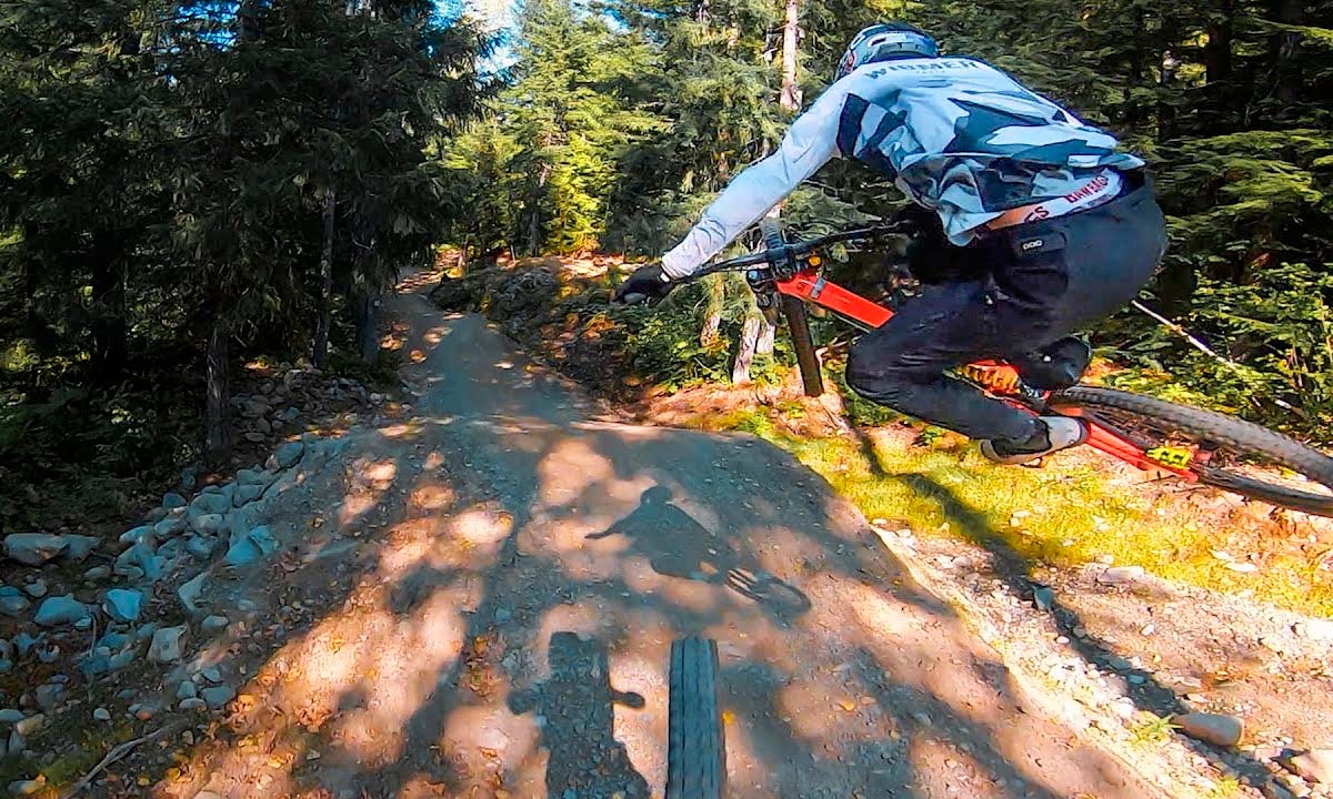 En TodoMountainBike: Sin música, sin efectos sonoros: rodando a toda velocidad en Whistler con Fabio Wibmer y Bienvenido Aguado