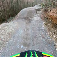 La pista de descenso Ffar Side del Revolution Bike Park con Danny Hart