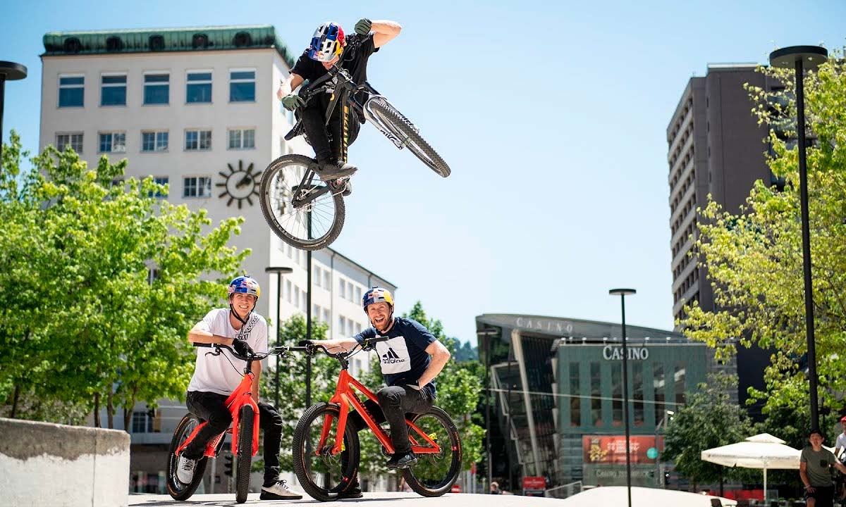 En TodoMountainBike: Sesión urbana de Freeride con tres genios de los pedales: Danny Macaskill, Martin Söderström y Fabio Wibmer