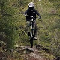 Mountain Bike invernal en Suecia: aprovechando las cuatro horas de luz diurna con Oscar Härnström