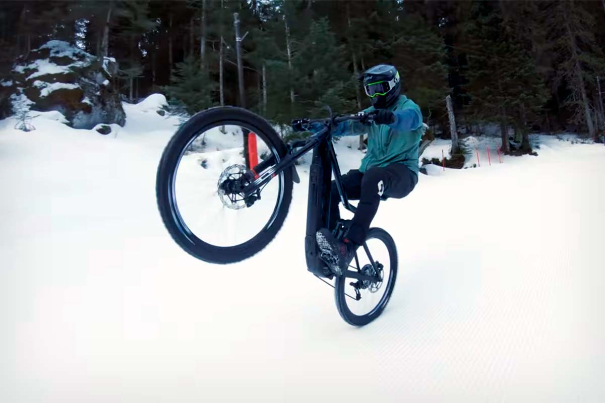 En TodoMountainBike: Freeride sobre la nieve con Vinny T y su Scott Genius eRIDE