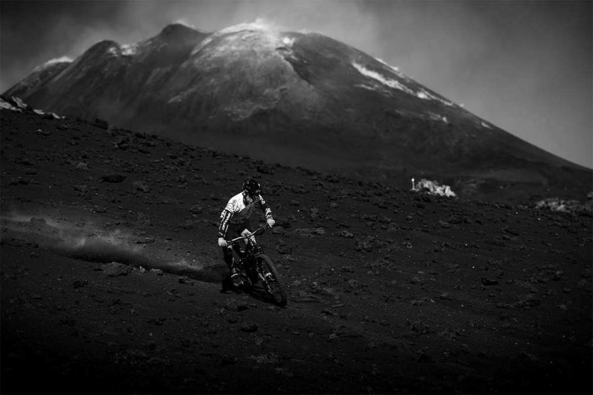 En TodoMountainBike: Mountain Bike a ritmo de Heavy Metal con Jérôme Clementz y la banda Gojira