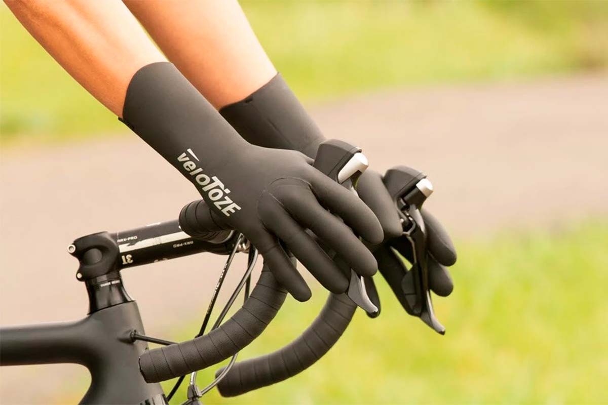 VeloToze añade más tallas para sus guantes de ciclismo fabricados en neopreno y 100% impermeables