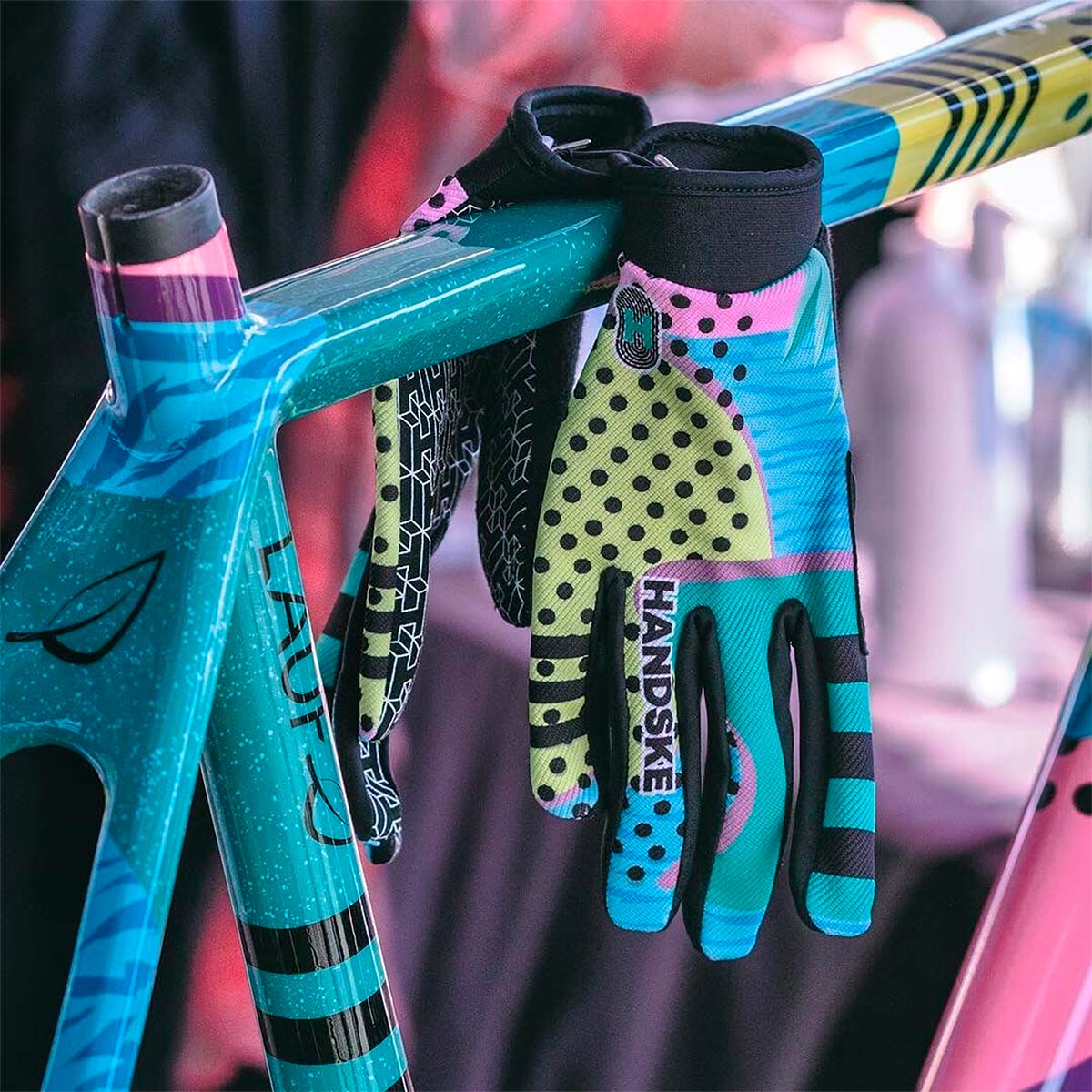 En TodoMountainBike: BikeSur Sport introduce en España los llamativos guantes ciclistas de Handske Gloves
