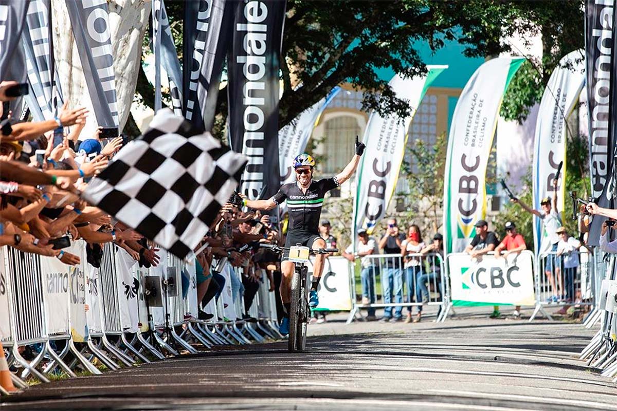 En TodoMountainBike: Nadie puede con Henrique Avancini, campeón de Brasil en las modalidades de XCO y XCM