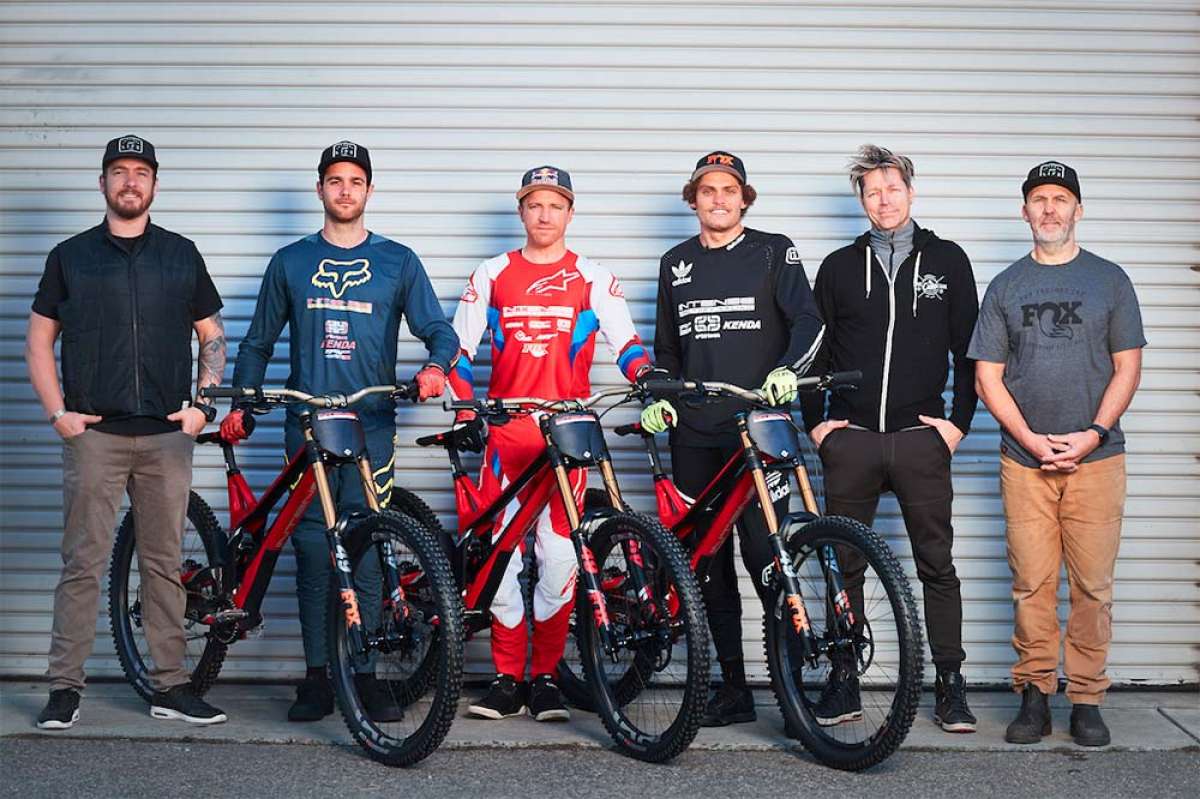 El Intense Factory Racing 2019 se presenta: Jack Moir, Neko Mulally y Aaron Gwin