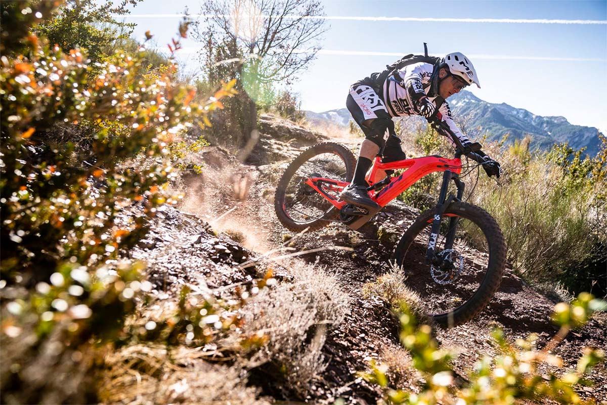 En TodoMountainBike: La BH Atom-X Lynx Carbon en acción con Karim Amour