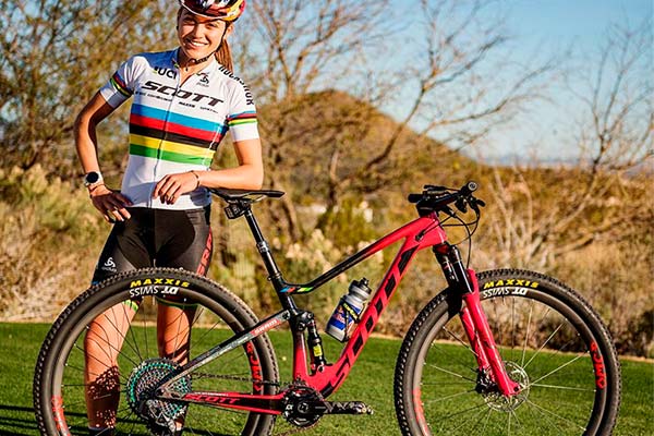 Así es la Scott Spark personalizada de Kate Courtney