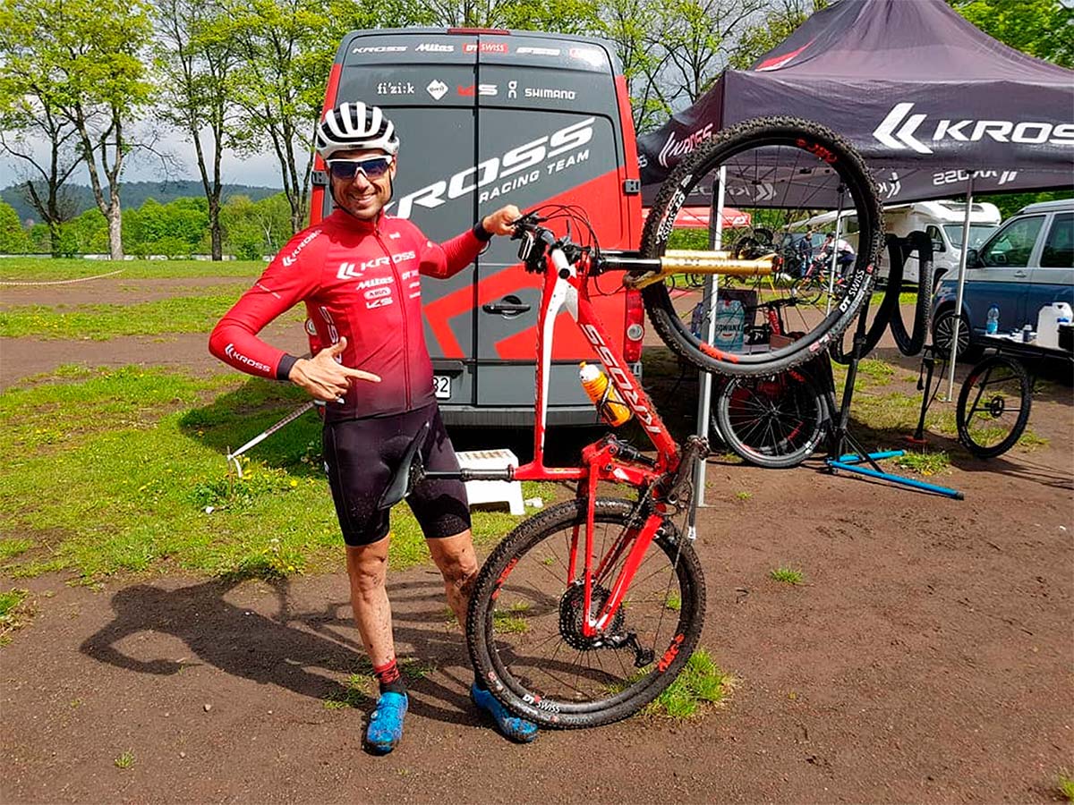 En TodoMountainBike: Copa del Mundo de XCO 2019: la Kross Earth de Sergio Mantecón para Nove Mesto