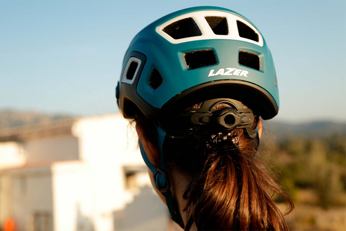 En TodoMountainBike: Lazer Impala, un casco de prestaciones profesionales a un precio de gama media