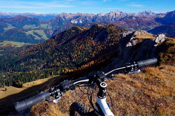 Todo lo que hay que saber sobre la longitud del manillar y la forma en que afecta al ciclista