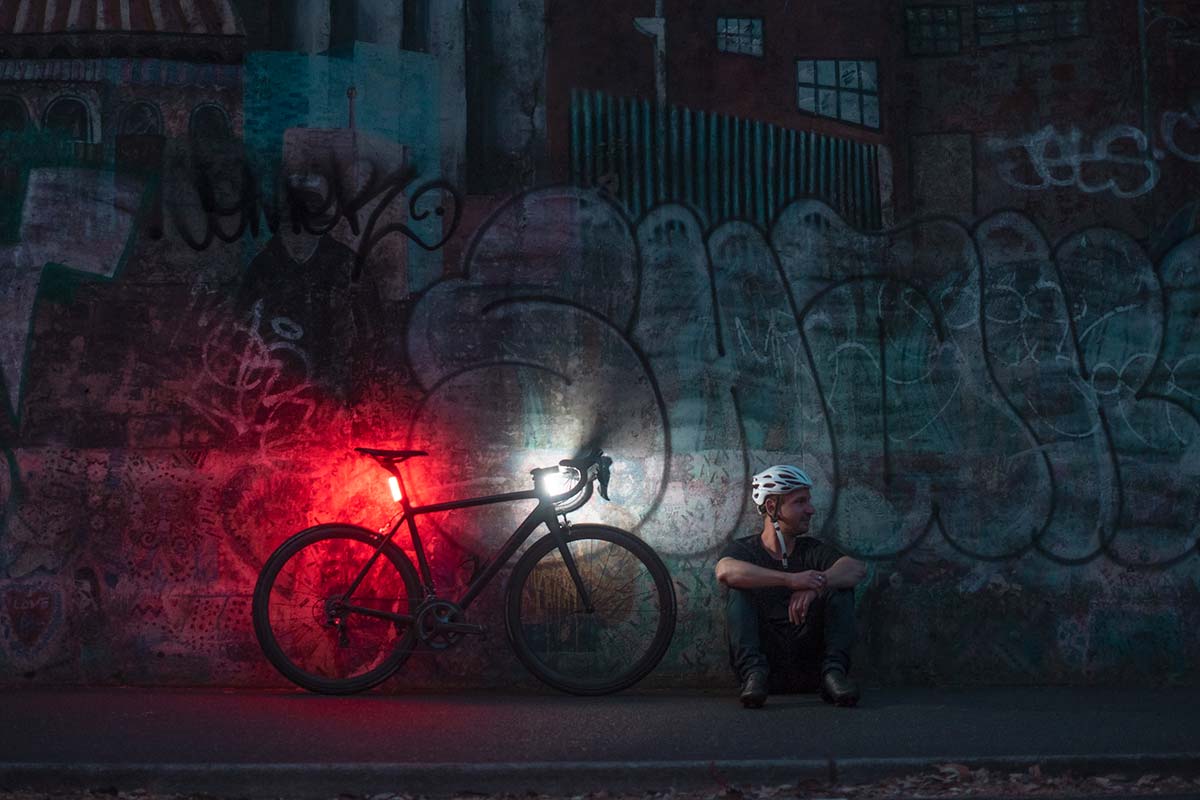 En TodoMountainBike: Knog Cobber, luces LED con un haz de luz de 330º para garantizar la máxima visibilidad