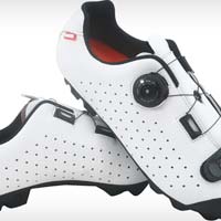 Luck apuesta por la piel natural para la fabricación de sus nuevas zapatillas Apolo