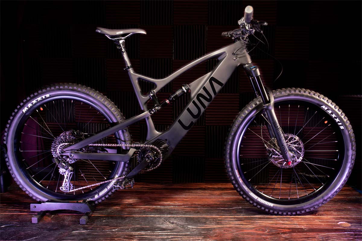 En TodoMountainBike: Luna Cycle X-1 Enduro FS, una e-MTB con modo 'Ludicrous' al estilo de los coches de Tesla