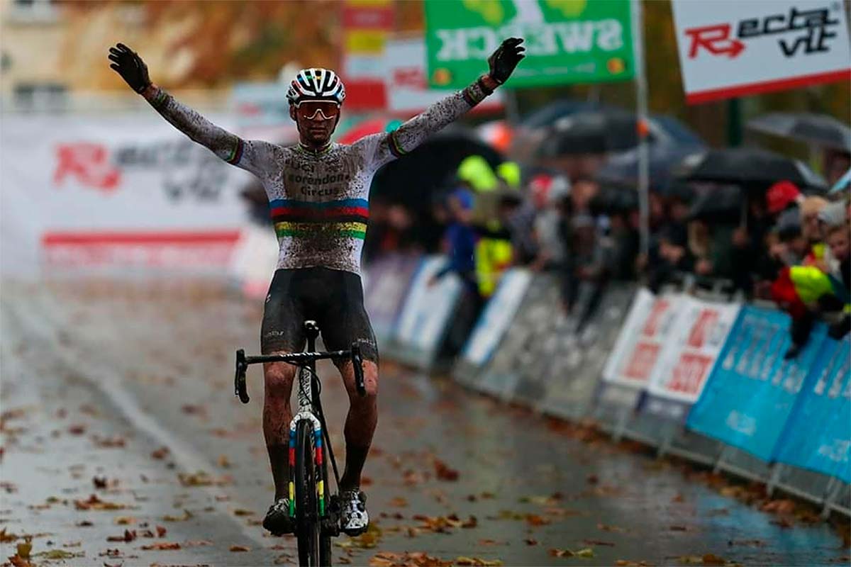 Van der Poel vuelve a ganar otra carrera el día después de hacerse con el Europeo de Ciclocross