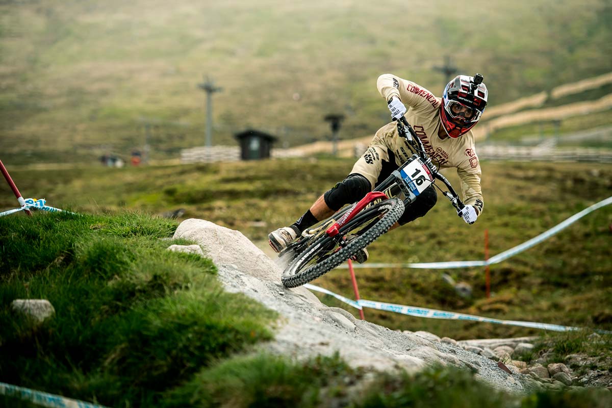 En TodoMountainBike: La Copa del Mundo de Descenso 2019 se acerca: un repaso a las escenas más épicas de la anterior edición