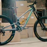 El montaje de la Nukeproof Dissent de Adam Brayton