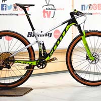 El montaje paso a paso de una réplica de la Scott Spark 900 RC WC de Nino Schurter