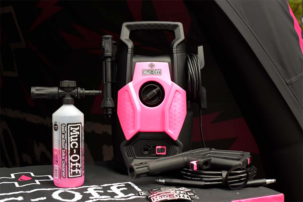 En TodoMountainBike: Muc-Off presenta la primera hidrolimpiadora a presión específica para bicis y motos