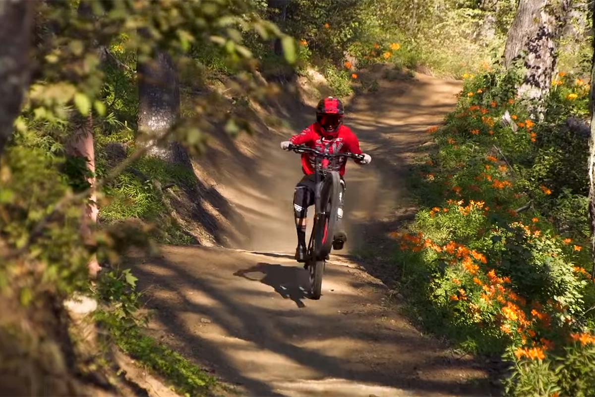 En TodoMountainBike: Rémy Métailler a toda velocidad en el Nevados de Chillán Bike Park