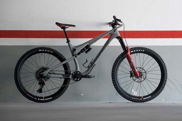 La Nukeproof Reactor regresa al mercado convertida en una moderna bici de Trail