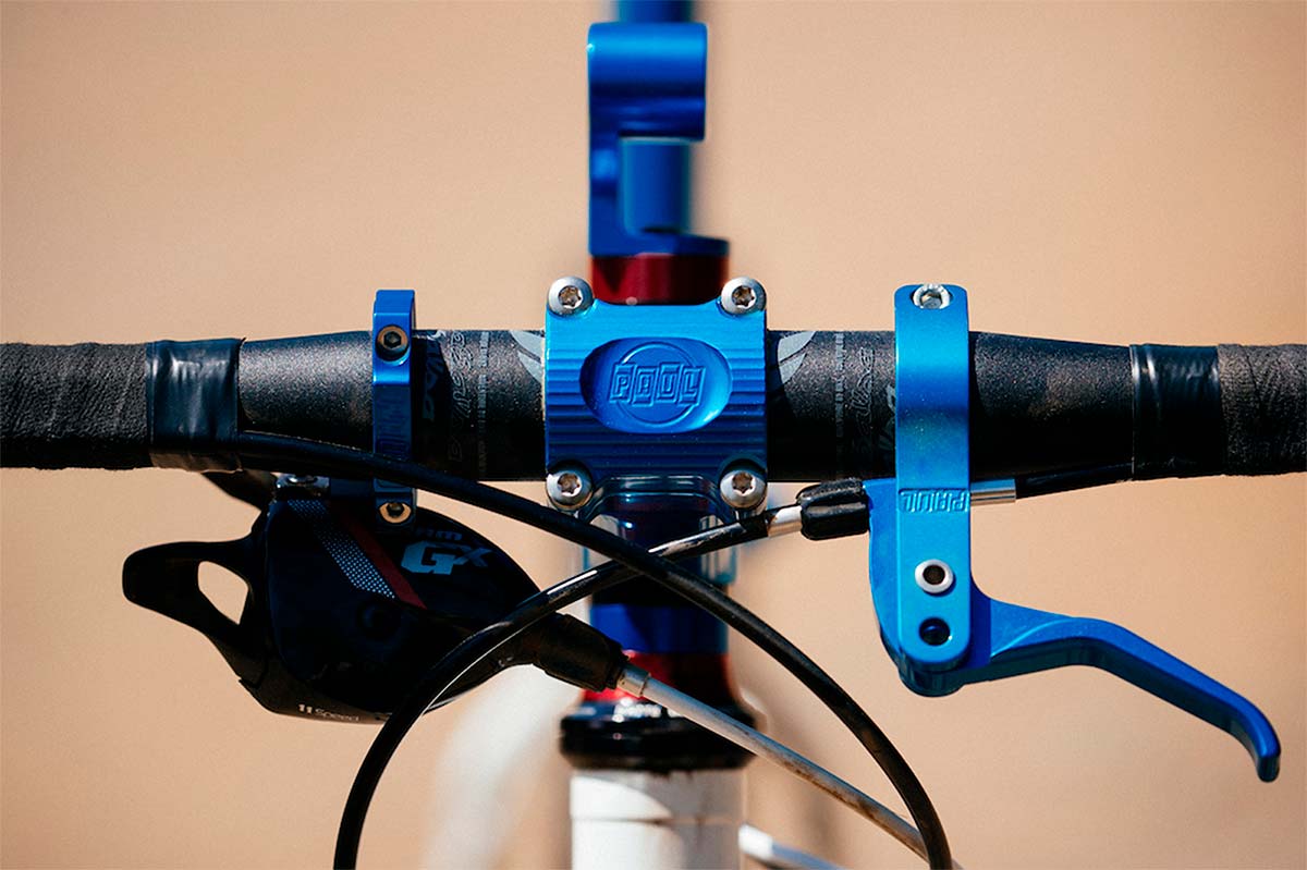 En TodoMountainBike: Paul Components lanza una edición limitada de componentes anodizados en un llamativo color azul