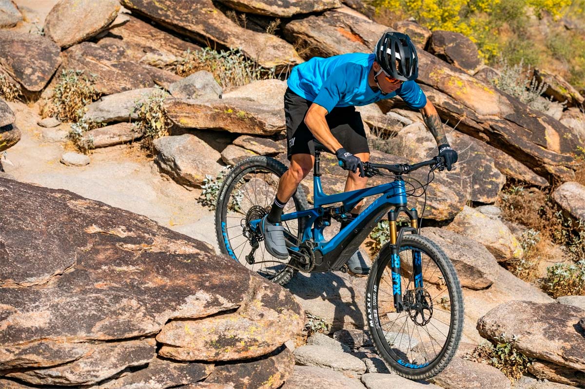 En TodoMountainBike: La Pivot Shuttle se actualiza con más recorrido en la horquilla y ruedas más grandes