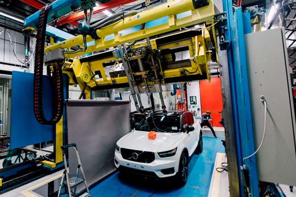 POC y Volvo unen fuerzas para crear un test de choque específico para cascos ciclistas