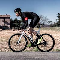 Así es la Colnago E64, una bici eléctrica de carretera que no parece eléctrica