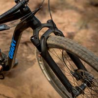 Giant se estrena en el mercado de las horquillas de suspensión con la Crest 34