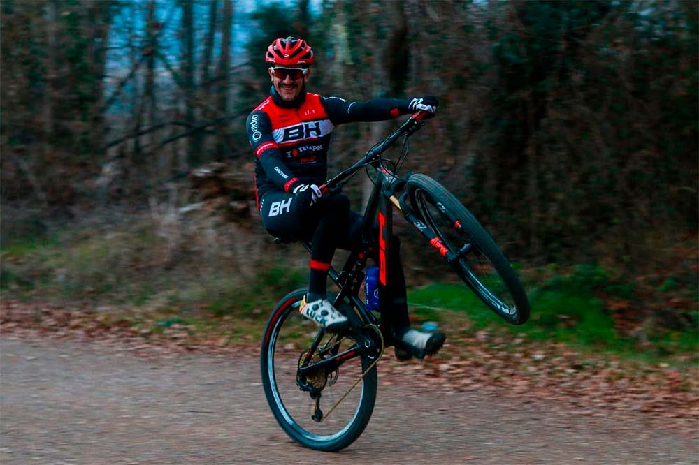 En TodoMountainBike: El BH Templo Cafés UCC de Carlos Coloma se presenta oficialmente