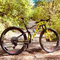 El misterioso plato ovalado de Nino Schurter en la tercera ronda de las Series Internacionales de Italia de XCO