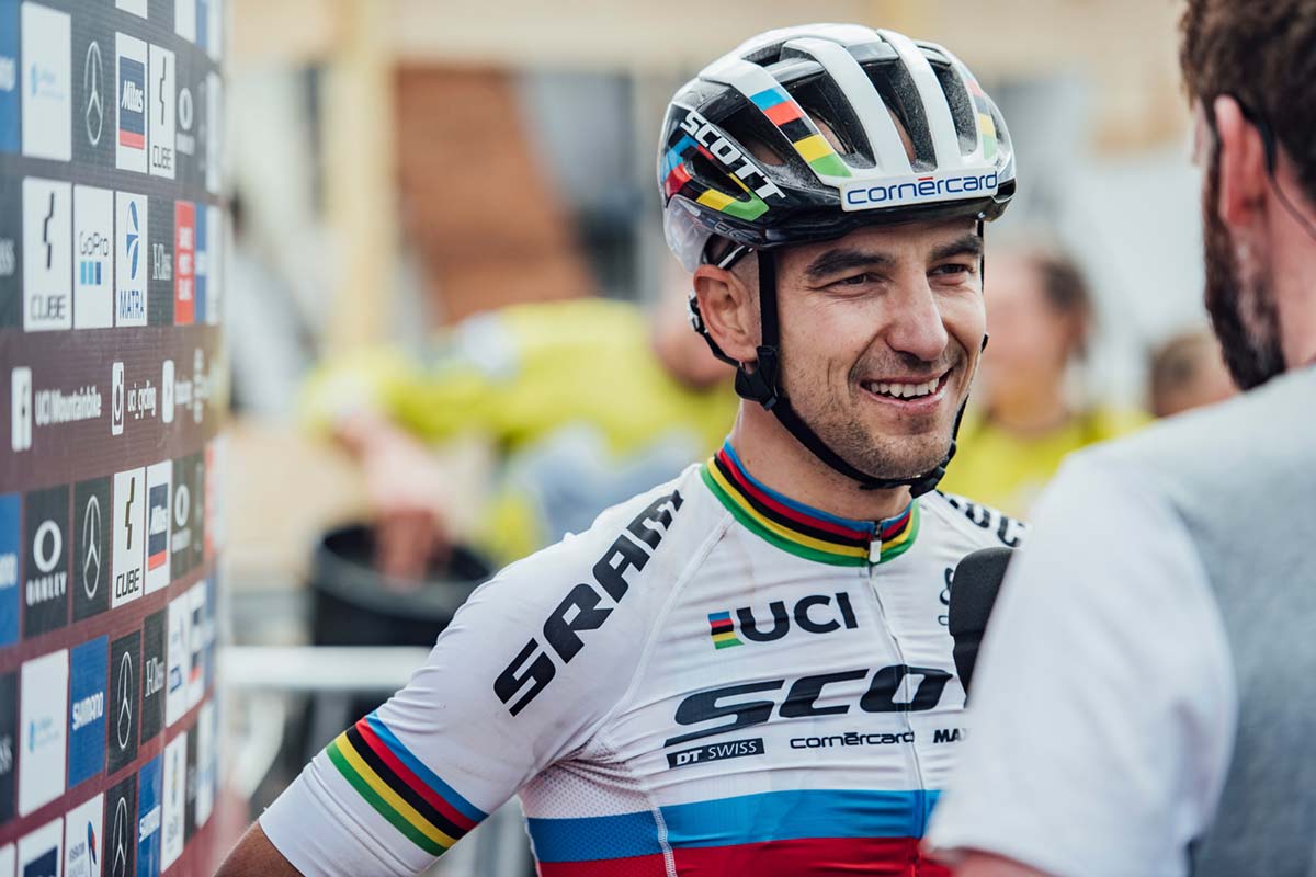 Nino Schurter reclama su trono y lidera de nuevo el ranking mundial de la UCI