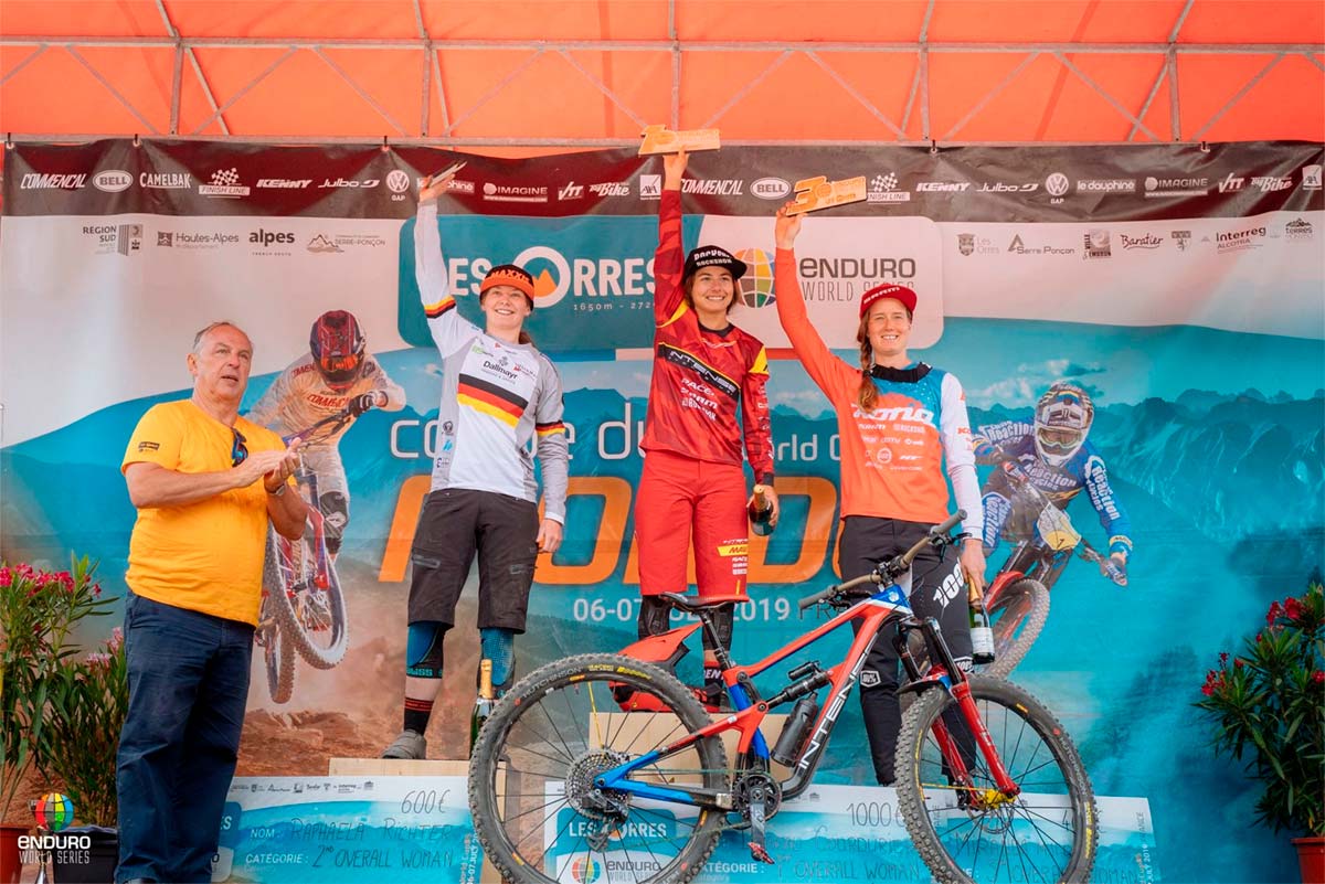 En TodoMountainBike: Enduro World Series 2019: Edward Masters e Isabeau Courdurier ganan en Les Orres