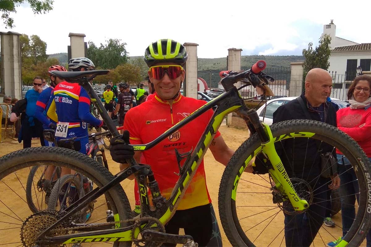 En TodoMountainBike: Open de España de XCM 2019: Miguel Muñoz y Lara Lois se imponen en la X Maratón Capitana Javi Cabeza