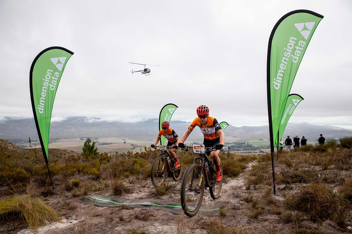 En TodoMountainBike: Absa Cape Epic 2019: Schurter-Förster y Langvad-Van der Breggen repiten victoria en la primera etapa