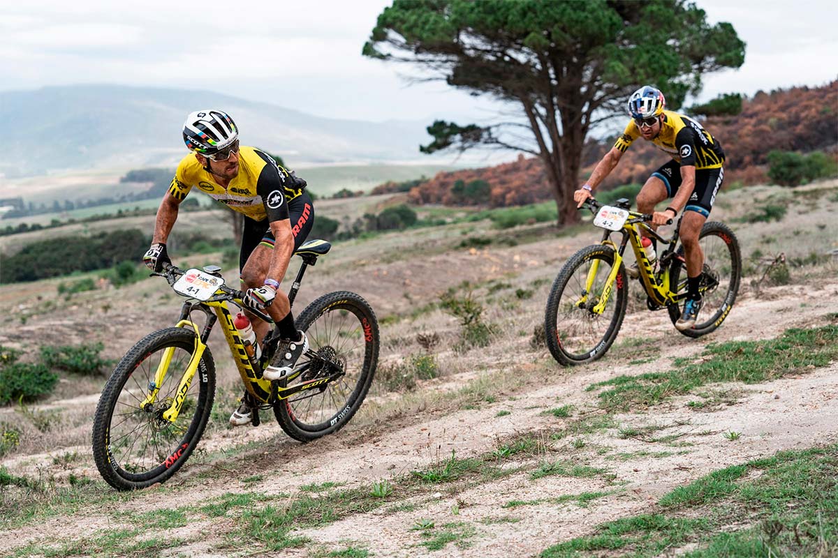 En TodoMountainBike: Absa Cape Epic 2019: Schurter-Förster y Langvad-Van der Breggen repiten victoria en la primera etapa