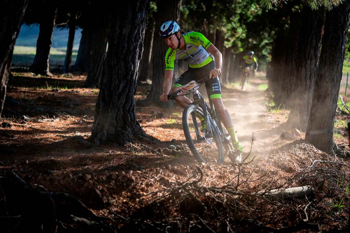 En TodoMountainBike: Absa Cape Epic 2019: Schurter-Förster vuelven a ser líderes, Langvad-Van der Breggen rompen su racha de victorias