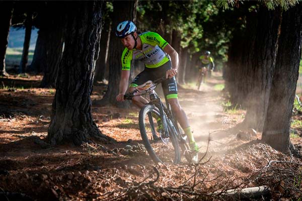 Absa Cape Epic 2019: Schurter-Förster vuelven a ser líderes, Langvad-Van der Breggen rompen su racha de victorias