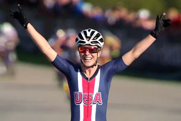Copa del Mundo de XCO 2019: Chloe Woodruff arrasa en el Short Track de Nove Mesto