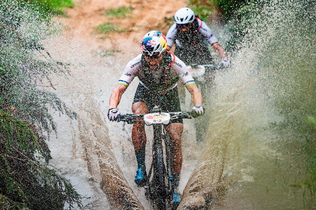 En TodoMountainBike: Absa Cape Epic 2019: Fumic-Avancini asumen el liderato y Langvad-Van der Breggen sentencian