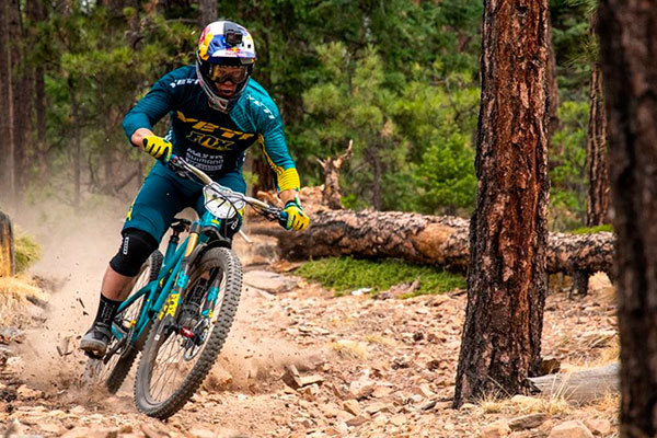Richie Rude regresa a las Enduro World Series tras su positivo por dopaje: "Bebí de la botella de otra persona"